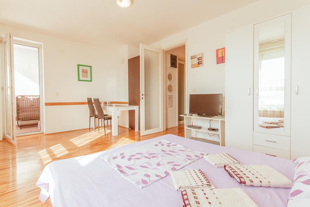 Apartments Belville Белград Стая снимка